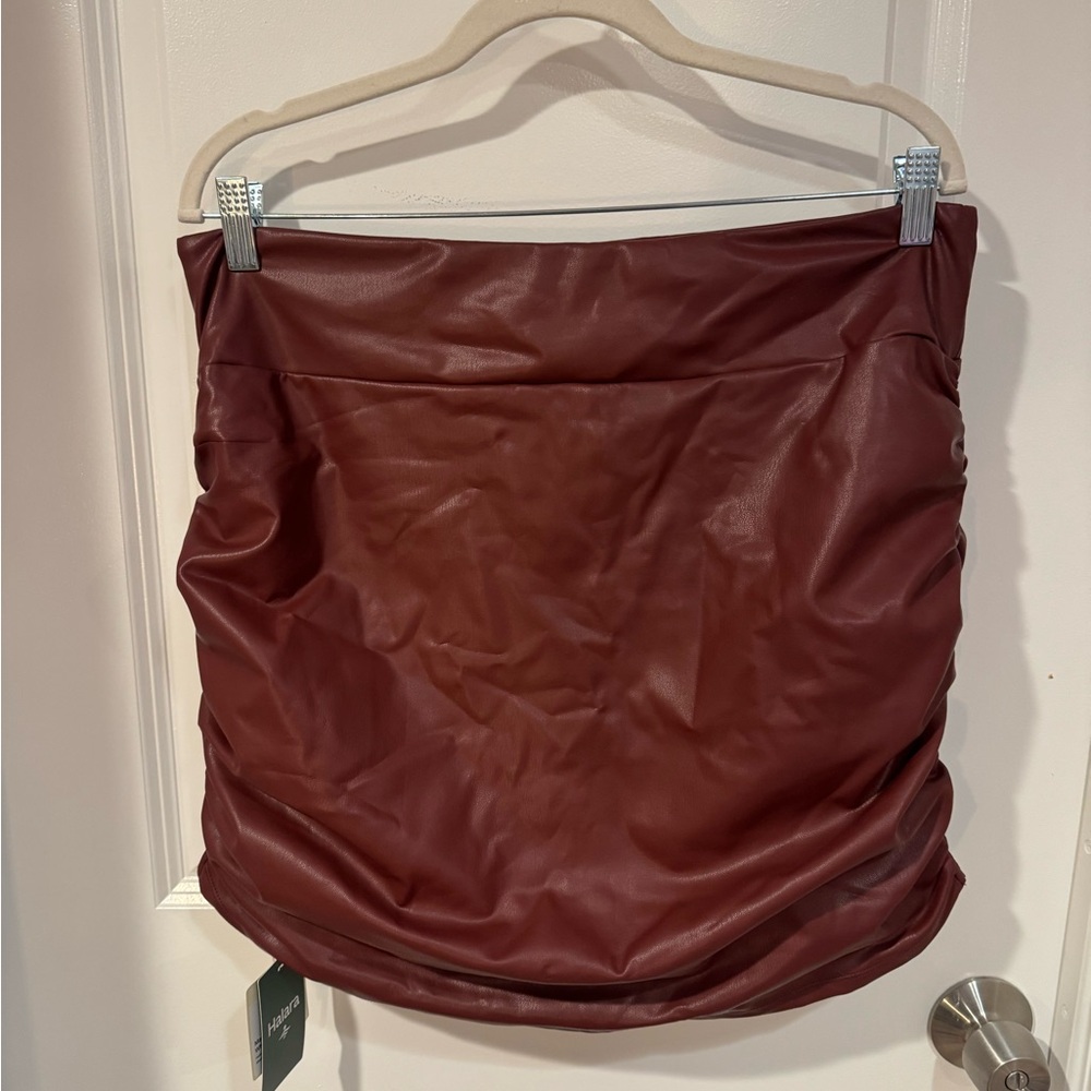 HALARA Burgundy High Wasted Tummy Control Fleeced Lined Skort